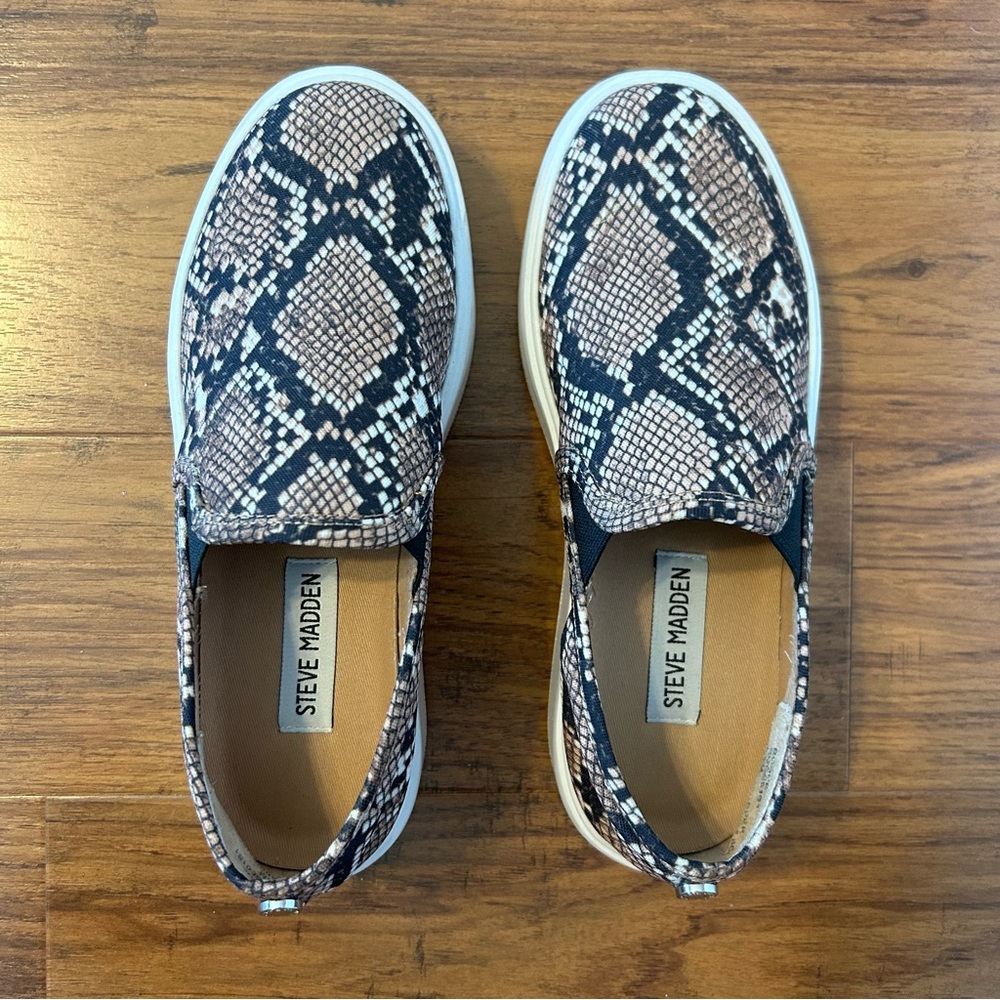 Like New Steve Madden Multicolor Snake Print Slip-Ons